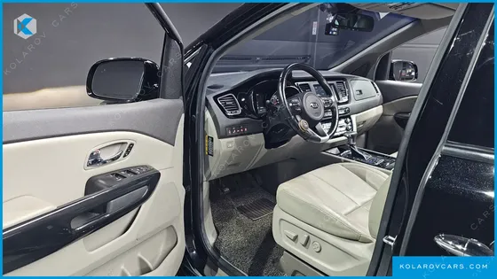 KIA CARNIVAL 9-SEATER NOBLESSE