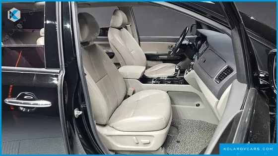 KIA CARNIVAL 9-SEATER NOBLESSE