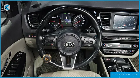 KIA CARNIVAL 9-SEATER NOBLESSE