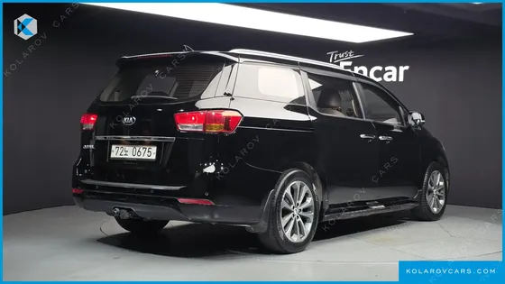 KIA CARNIVAL 11-SEATER LUXURY