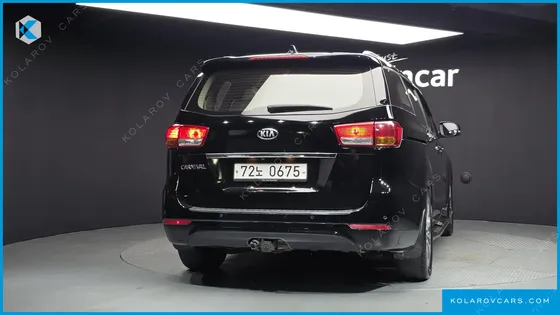 KIA CARNIVAL 11-SEATER LUXURY