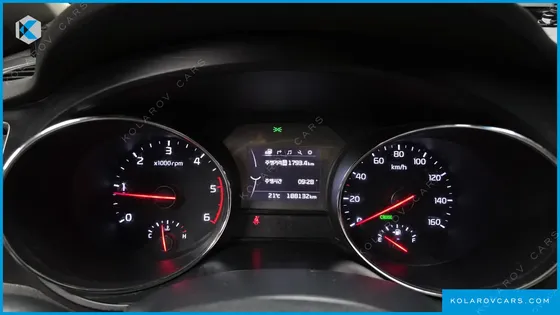 KIA CARNIVAL 11-SEATER LUXURY