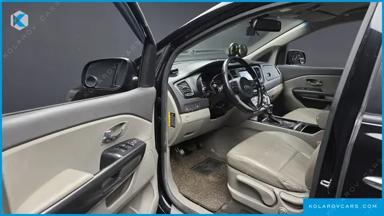KIA CARNIVAL 11-SEATER LUXURY