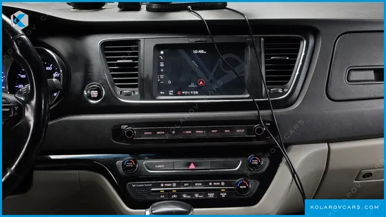 KIA CARNIVAL 11-SEATER LUXURY