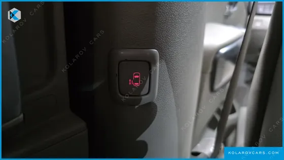 KIA CARNIVAL 11-SEATER LUXURY