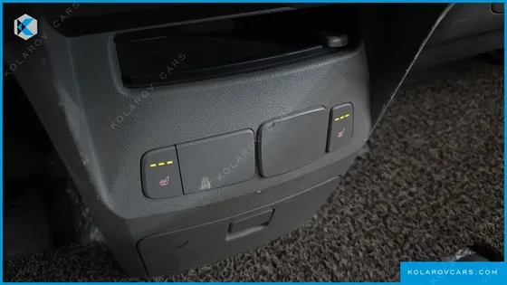 KIA CARNIVAL 11-SEATER LUXURY