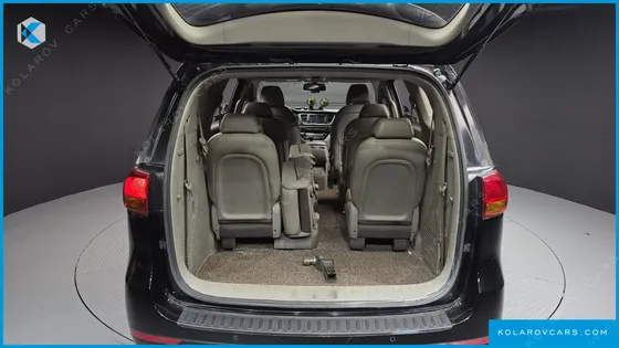 KIA CARNIVAL 11-SEATER LUXURY