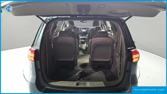 KIA CARNIVAL 9-SEATER PRESTIGE