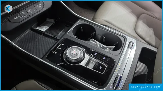 KIA CARNIVAL DIESEL 9-SEATER SIGNATURE