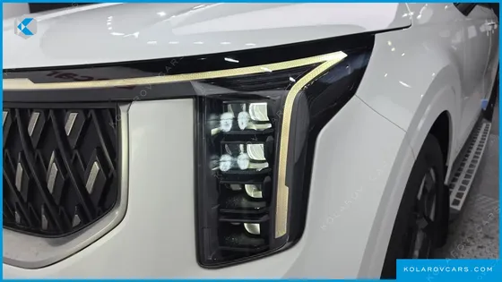 KIA CARNIVAL DIESEL 9-SEATER SIGNATURE