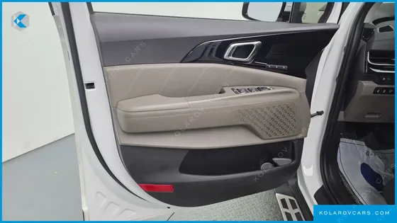 KIA CARNIVAL DIESEL 9-SEATER SIGNATURE