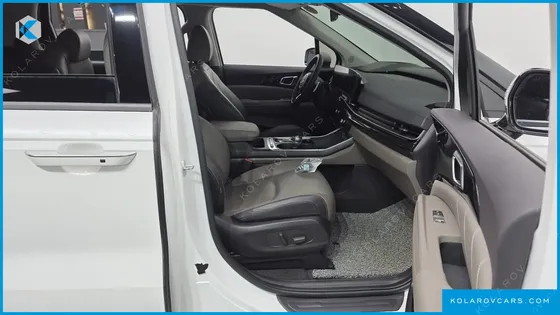 KIA CARNIVAL DIESEL 9-SEATER SIGNATURE