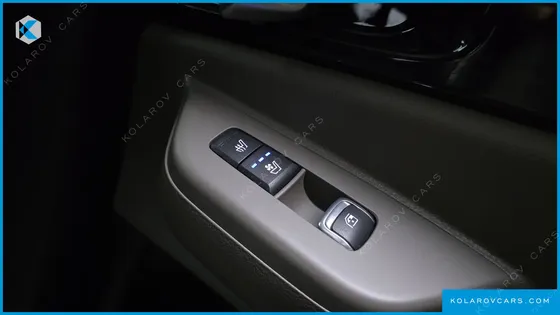 KIA CARNIVAL DIESEL 9-SEATER SIGNATURE
