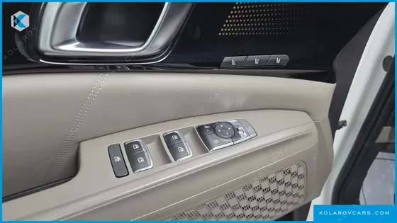 KIA CARNIVAL DIESEL 9-SEATER SIGNATURE