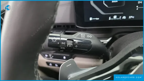 KIA CARNIVAL DIESEL 9-SEATER SIGNATURE