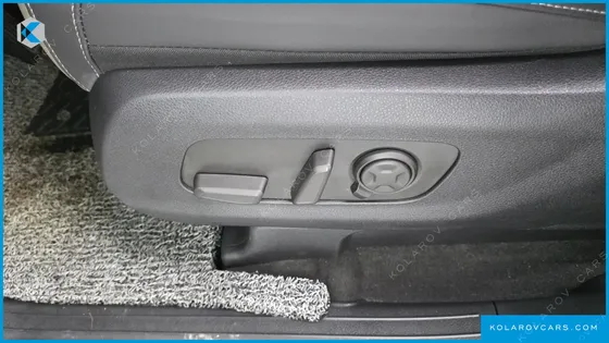 KIA CARNIVAL DIESEL 9-SEATER SIGNATURE