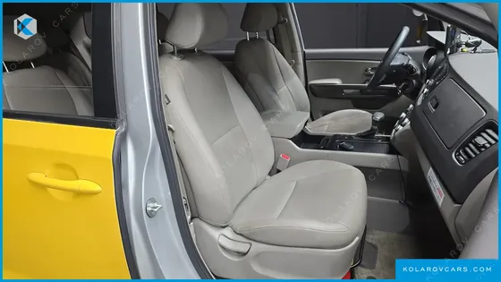 KIA CARNIVAL 11-SEATER SCHOOL BUS