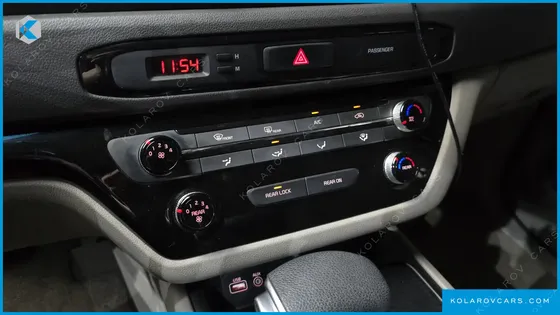 KIA CARNIVAL 11-SEATER SCHOOL BUS