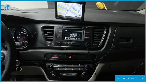 KIA CARNIVAL 11-SEATER SCHOOL BUS
