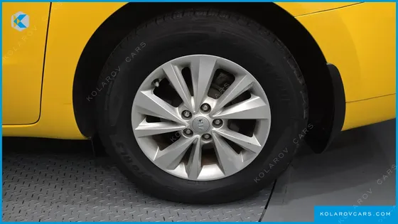KIA CARNIVAL 11-SEATER SCHOOL BUS