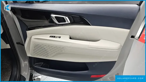 KIA CARNIVAL HEV 9SEATER GRAVITY