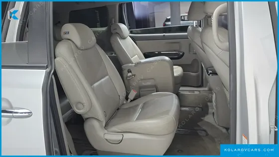 KIA CARNIVAL 11-SEATER PRESTIGE