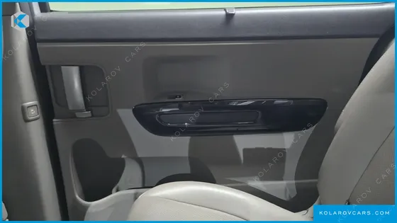 KIA CARNIVAL 11-SEATER PRESTIGE