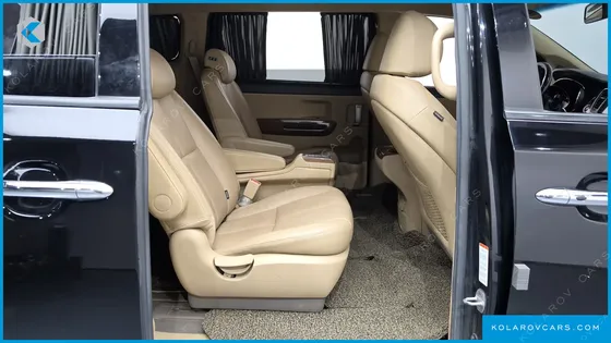KIA CARNIVAL 9-SEATER HI-LIMOUSINE