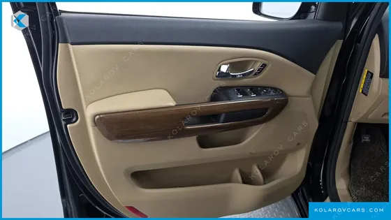 KIA CARNIVAL 9-SEATER HI-LIMOUSINE