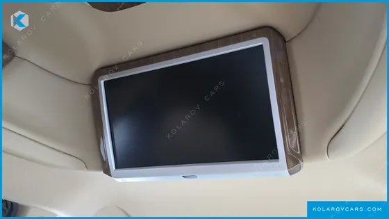 KIA CARNIVAL 9-SEATER HI-LIMOUSINE