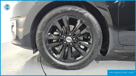 KIA CARNIVAL 9-SEATER NOBLESSE