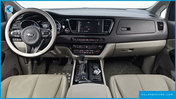 KIA CARNIVAL 9-SEATER NOBLESSE