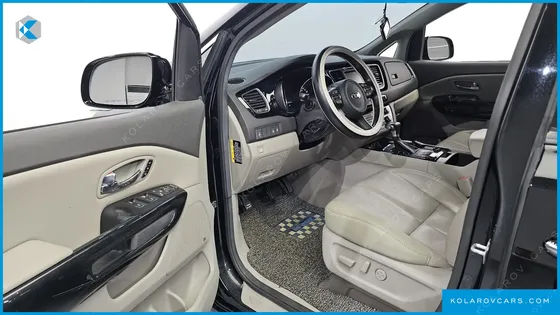 KIA CARNIVAL 9-SEATER NOBLESSE