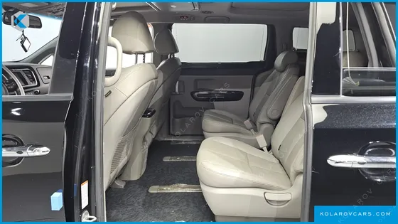 KIA CARNIVAL 9-SEATER NOBLESSE