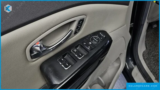 KIA CARNIVAL 9-SEATER NOBLESSE