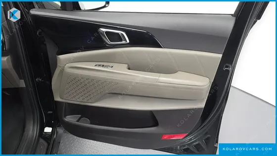 KIA CARNIVAL DIESEL 9-SEATER GRAVITY