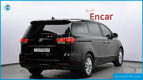 KIA CARNIVAL 11-SEATER LUXURY