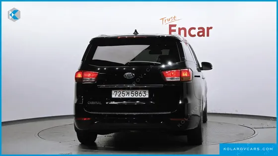KIA CARNIVAL 11-SEATER LUXURY
