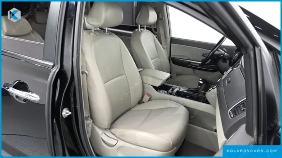 KIA CARNIVAL 11-SEATER LUXURY