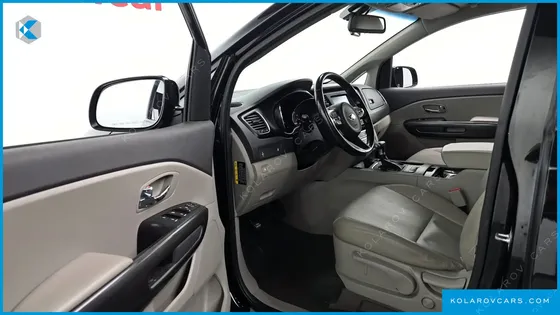 KIA CARNIVAL 11-SEATER LUXURY