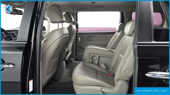 KIA CARNIVAL 11-SEATER LUXURY