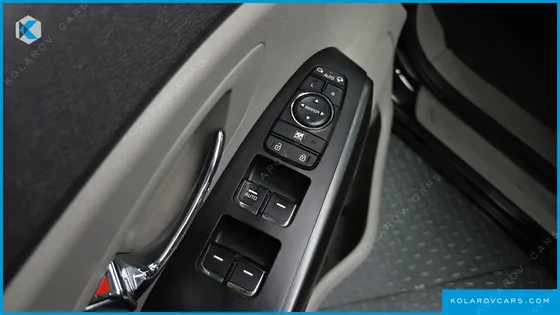 KIA CARNIVAL 11-SEATER LUXURY
