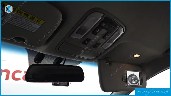 KIA CARNIVAL 11-SEATER LUXURY