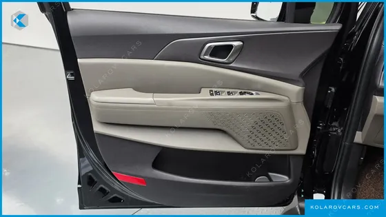 KIA CARNIVAL HEV 9 SEATER PRESTIGE