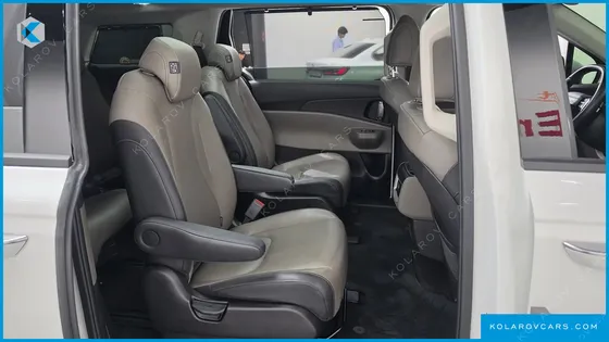 KIA CARNIVAL GASOLINE 9-SEATER NOBLESSE