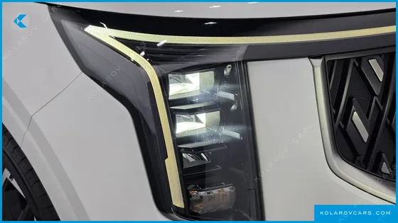 KIA CARNIVAL GASOLINE 9-SEATER NOBLESSE