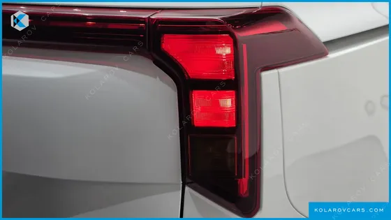 KIA CARNIVAL GASOLINE 9-SEATER NOBLESSE