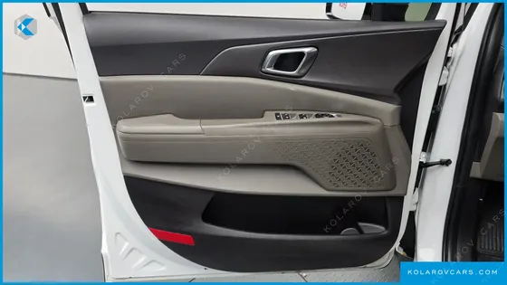 KIA CARNIVAL GASOLINE 9-SEATER NOBLESSE