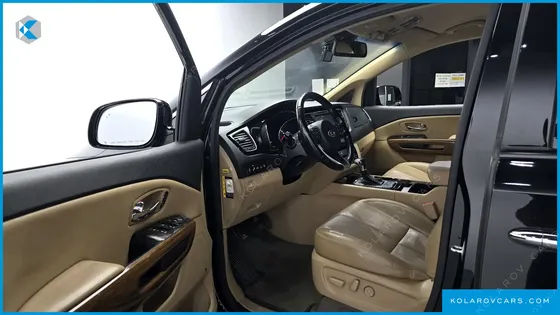 KIA CARNIVAL 9-SEATER HI-LIMOUSINE
