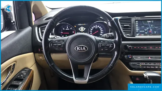 KIA CARNIVAL 9-SEATER HI-LIMOUSINE